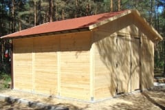 Garage in legno chiaro