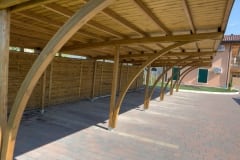 Archi lamellari in legno per carport