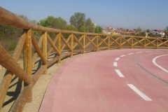 Padova: recinto in legno mod. Livenza su pista ciclabile