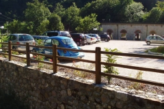 Parcheggio ristorante: recinzione in legno mod. Isonzo