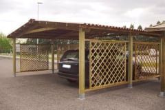 Carport con struttura in legno lamellare